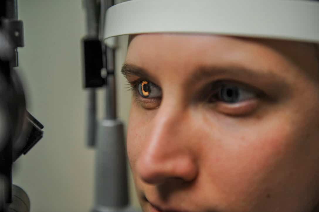 exame dos olhos pode detectar Alzheimer