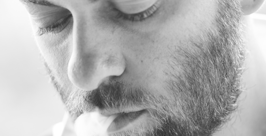 Cigarette and eyes: smoke can kill cells, as study reveals